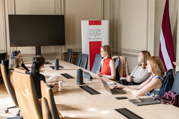 LR Kultūras ministre tiekas ar LKNVOA un LRSP pārstāvjiem